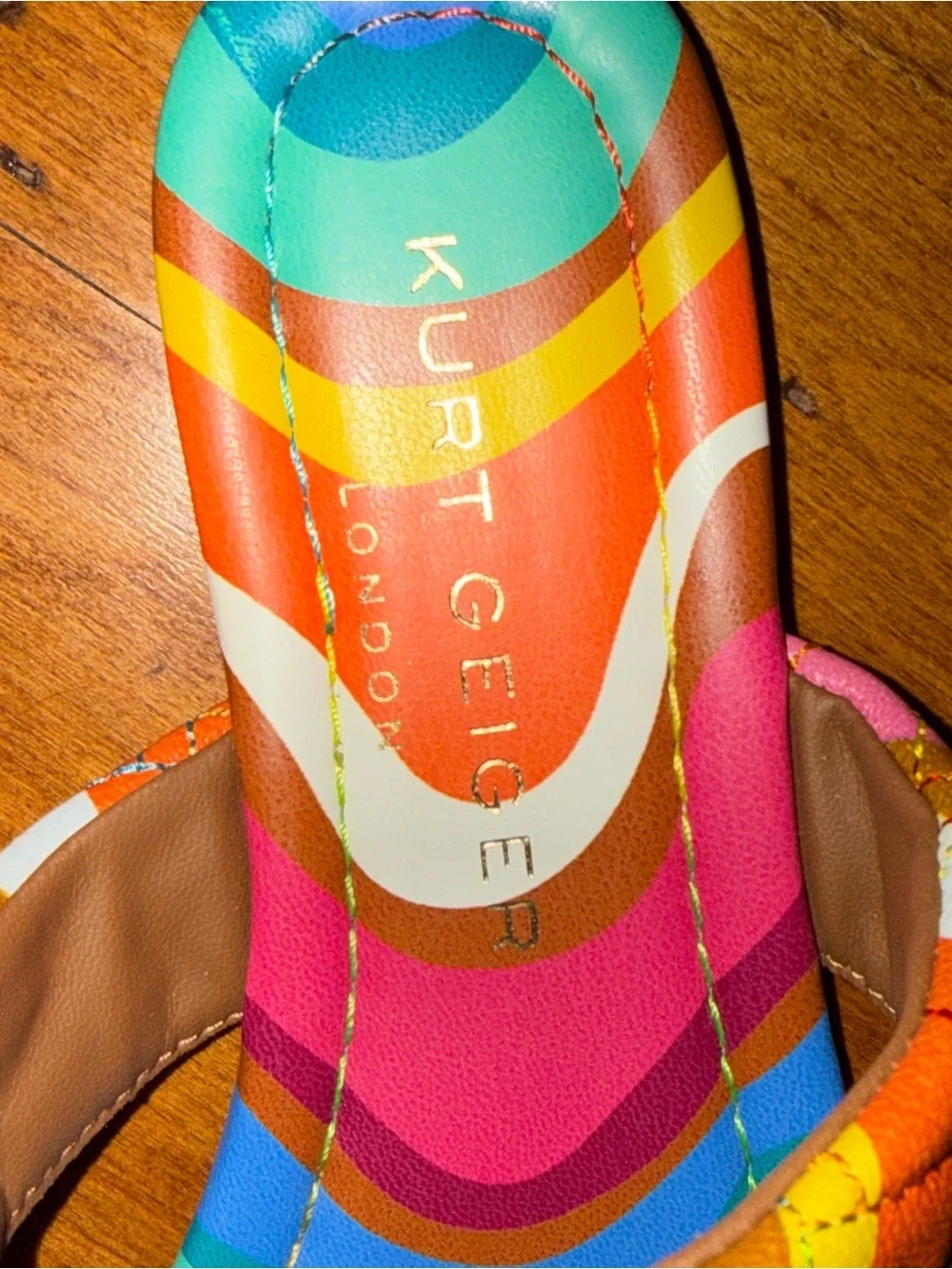 🌈Kurt Geiger London Kensington T-Bar Sandal w eagle head, like new , sz 36